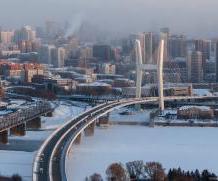 Какое название может получить Центральный мост в Новосибирске?